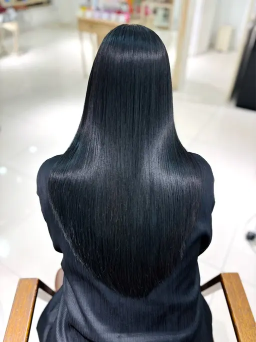 前髪カット+“艶髪”縮毛矯正+髪質改善トリートメント✨真っ直ぐになり過ぎないようにもできます✨ご相談ください☺️✨