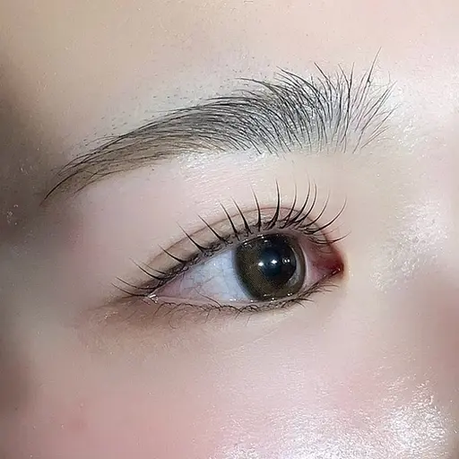 【12月限定🎄❤️】🦋上まつ毛パーマ(美容液仕上げ)＋アイシャンプーor修復トリートメントサービス🎀