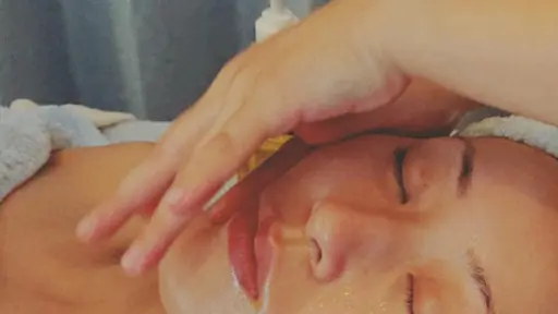 ⭐⭐土日限定メニュー✨おためしフェイシャル体験🧖メンズ大歓迎😊