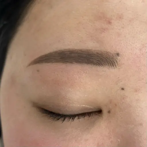 .⋆𝜗𝜚眉毛ワックス