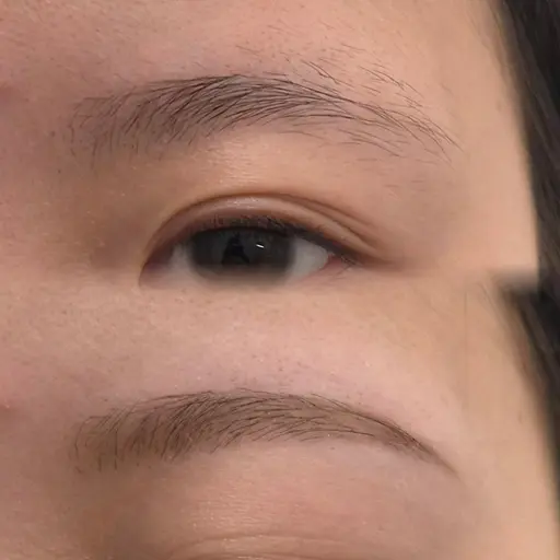 美眉スタイリング🎀特殊なフィルムWAXで刺激の少ない眉脱毛です✨️眉メイク仕上げ💕