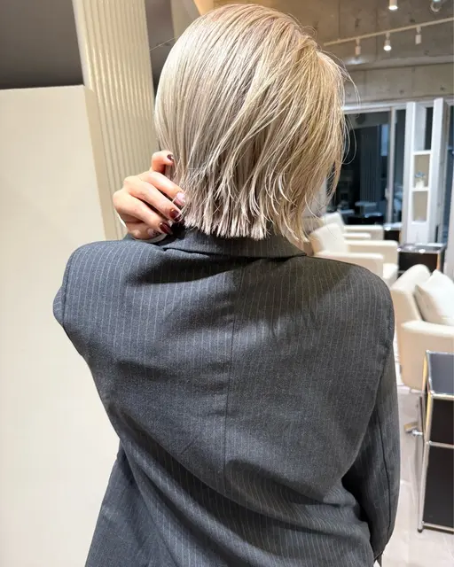 【ボブ・ショート限定】カット＋ケアブリーチ