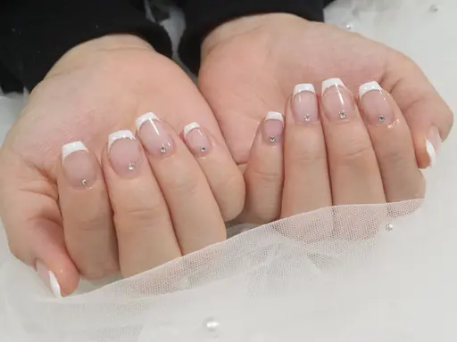 【オフ有り】上品な仕上がり♪フレンチネイル 💎🤍パラジェル変更可