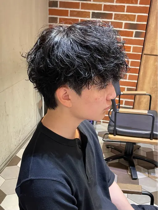 【収まる襟足】　　　　　　　　　　　　　　　　メンズカット＋ケアパーマ＋ナチュラルダウンパーマ