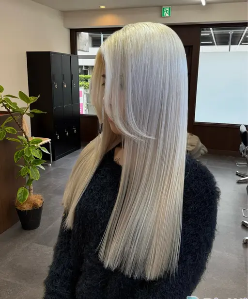 【ロング料金なし】ケアブリーチ3回+カラー（トリートメント付）