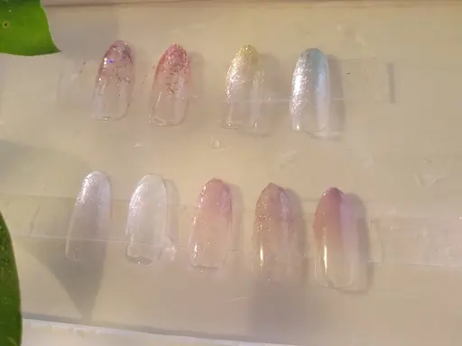 【オフあり】ハンドネイル✴️ラメグラ✴️