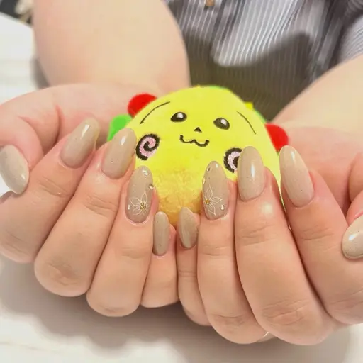 11様限定‼️朝9時​〜​のみオフなしハンドジェルネイル長さ出し🍀