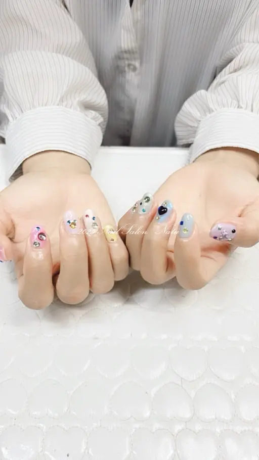 【オフなし❌】ワンカラー＆ラメ（ベタ塗り）＋パーツ💎ストーン乗せ放題⚠️注意事項、詳細等ご確認の上ご予約お願い致します