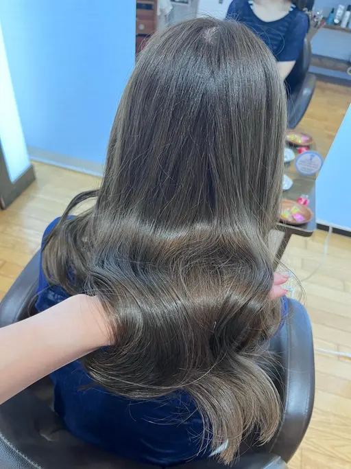 ⭐️minimo 平日限定価格⭐️カット+ケアカラー+クイックトリートメント(ロング料金+1650円)