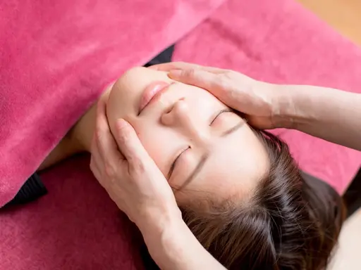 💝盛れる小顔矯正®︎💝【速攻むくみエラ撃退❗️】美フェイスライン小顔マッサージフェイシャル🔷コルギから乗替え多数