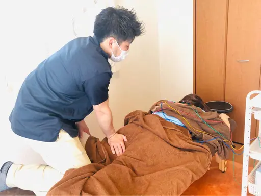 ミニモ新規限定割引🌺はりきゅう×全身整体　ハイブリッドコース👀骨盤をはじめとした全身ゆがみ調整、あらゆる不調に👌