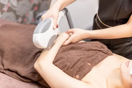 💛4月オープン限定価格💛🌸夏までにツルスベ肌を目指すなら今🌴🌺 手＋腕下脱毛 ✨️¥7660→1000