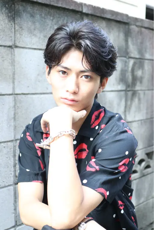 メンズカット、センターパート限定