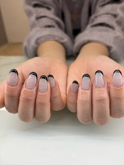 白or黒フレンチネイル(ベースカラー有)🤍🖤営業後練習モデル2/20(金)19時​〜​