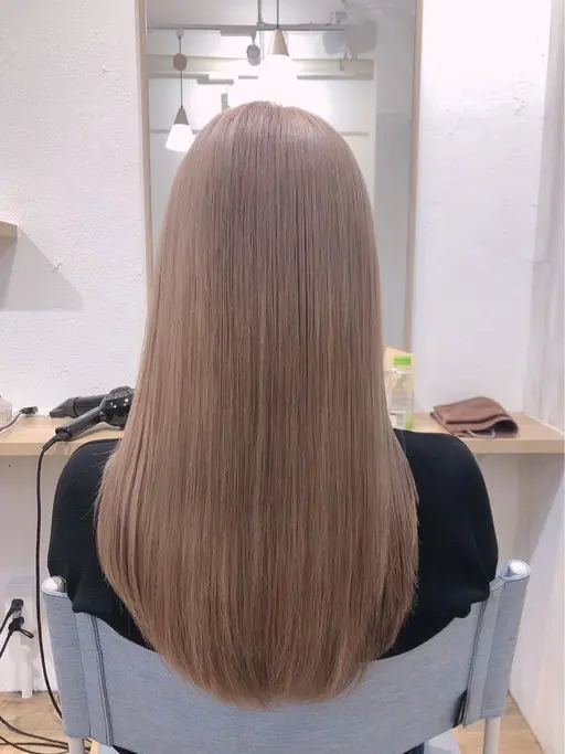 ⚪️ブリーチオンカラーモデル⚪️ ( 黒染め履歴が無い方限定になります)※カットは付きません