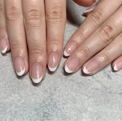 自爪を削らないパラジェル使用✨️ジェルオフ込み✨️フレンチ(クリアベース)