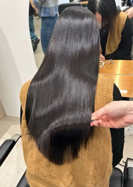 ''ホリスティック処方''を用いた縮毛矯正️＋サブリミックトリートメント✨💫🫧