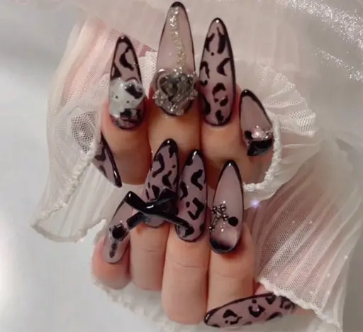 💕スカルプ➕アート❣️パーツ乗せ放題❣️学生様✨️⚠️注意事項全てご確認下さい⚠️