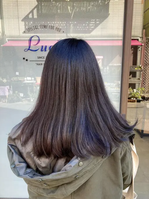 カラー+プレトリートメント(毛先のカラー前に栄養分を入れてからお薬を塗っていきます。)