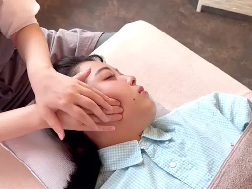 【小顔整体】長年の食いしばりによるエラ張り、たるみに！