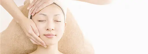 【大人気✨】小顔フェイシャル＆お悩み別集中ベッドエステ(超音波&お悩み別美容液パックつき)