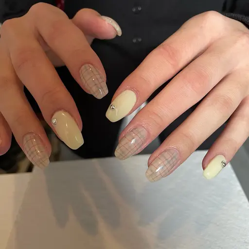 [ミニモからのご予約初めての方限定］１月限定‼️５本アート　初回ジェルオフ無料