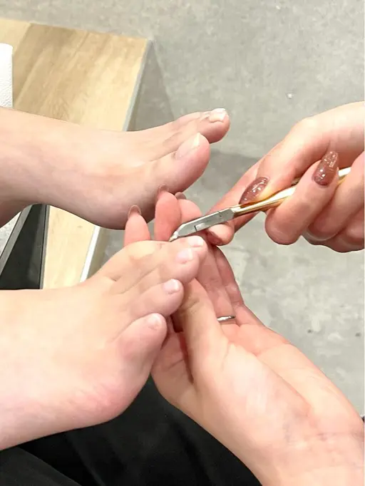 ✨【無料】角質ケア付き美爪フットネイルケア60分｜甘皮ケア＋保湿フットケア🌿