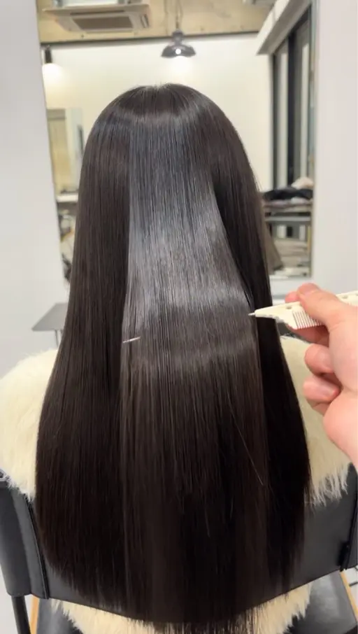 縮毛矯正 ダメージレスで艶髪に✨️
