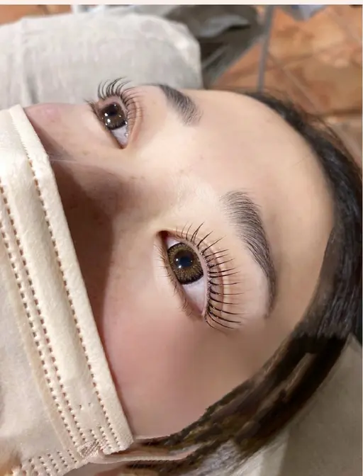 4/11 9:00~.12:00~限定 トリートメント付きまつげパーマ✨️