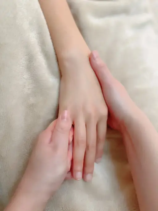 【ミニモ限定】口コミ投稿で何度も手を見たくなる♡ハンドトリートメントプレゼント🎁 次回来店時肘から指先までケア🌿