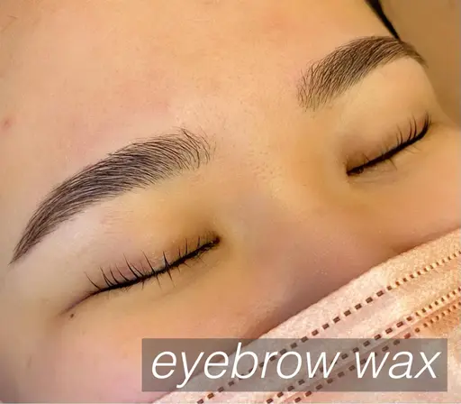 平日限定⭐️眉スタイリング🌈(WAX、毛量調節込み)10分前にご来店必須✨土日祝日、平日17時以降料金(6000円)