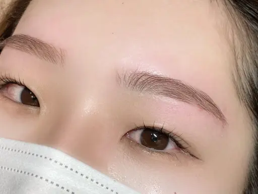 ラッシュリフト(トリートメント付)＋アイブロウスタイリング(間引き・メイク込)