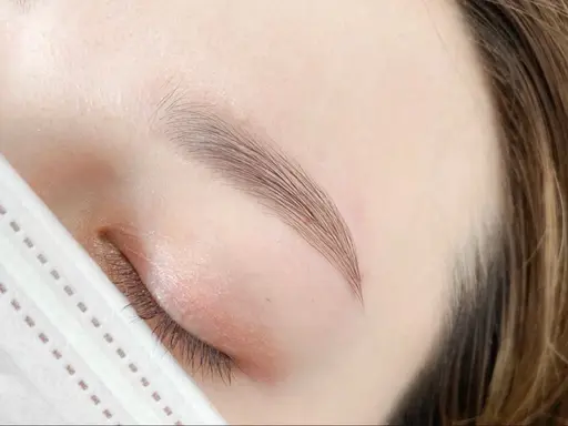 アイブロウスタイリング