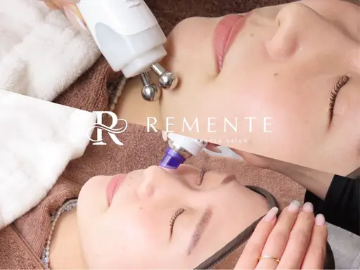 ミニモ限定 大人気メニュー⭐️ ハイドラフェイシャル　毛穴洗浄と同時に黄金比率を用いた眉毛Waxで綺麗に！毛穴ケア、眉毛