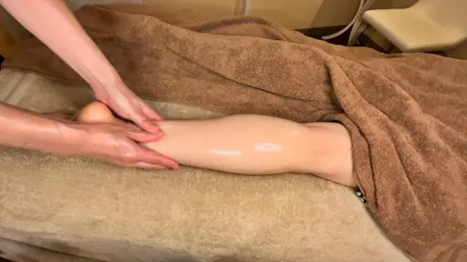 肩こり・肩甲骨周り脚のリンパマッサージ40分