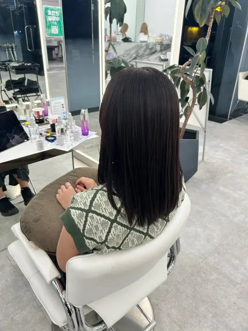 【梅雨の前に☔️】カラー➕全体縮毛矯正 でツヤサラに✨️