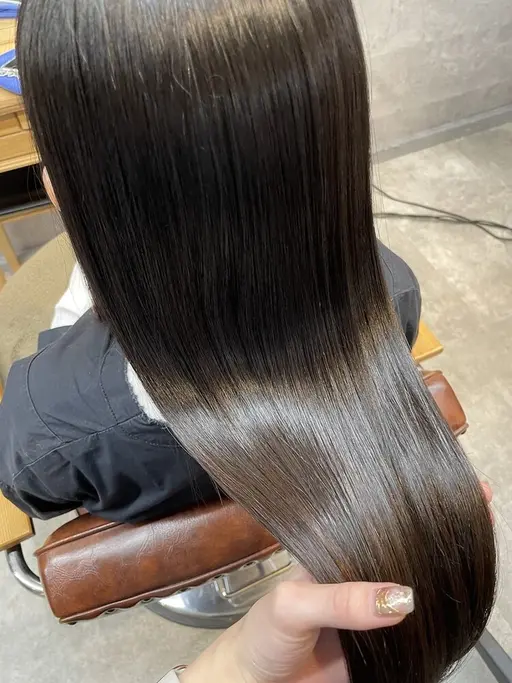 【ご新規様限定】レディースカット+縮毛矯正✨️施術時間は3時間半くらいになります🫧