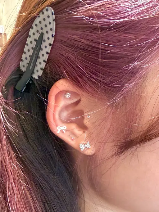 耳つぼジュエリー💎💞ストーンのみ10粒3000円/パーツ2つ＋8ストーン3500円/パーツ4つ+6ストーン4000円