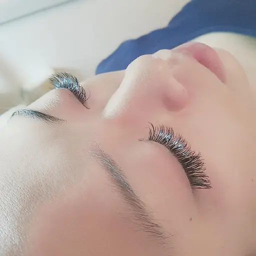 【ご新規様限定】自慢の持続力！あなたの魅力を引き出すマツエクつけ放題！全てのまつ毛に付けます。口コミで次回¥300引き