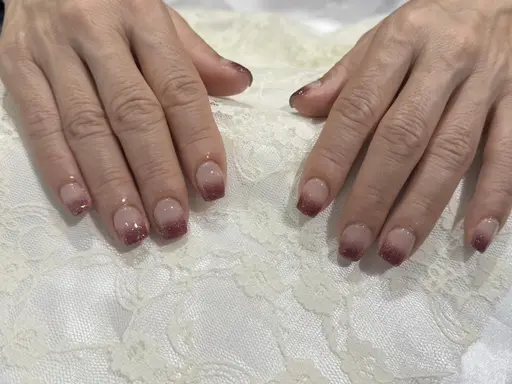 🎀大人気NO.3🎀💕ハンドネイル　グラデーション（丁寧なケア付きです）💕　200色の中からお選びいただけます！