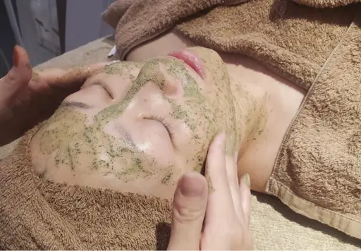 痛みなし、剥離なし★今話題のREVI陶器トリートメント♪お肌を細胞から活性化！陶器の様につるんとしたお肌へ♪