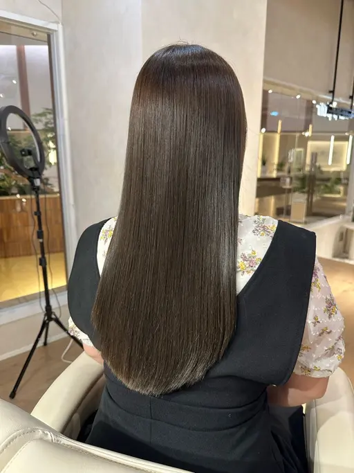 【トリートメントでお仕上げブローとアイロン練習】