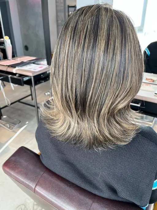 【白髪ぼかしも可能♩】外国人風3Dハイライトカラー＋カット🌼