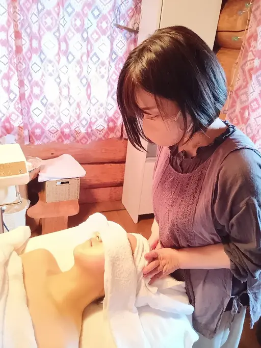 冬の脳内リセットキャンペーン⛄️60分ヘッド、デコルテオイルマッサージ、頭痛、肩こり、睡眠不足の方にオススメです。