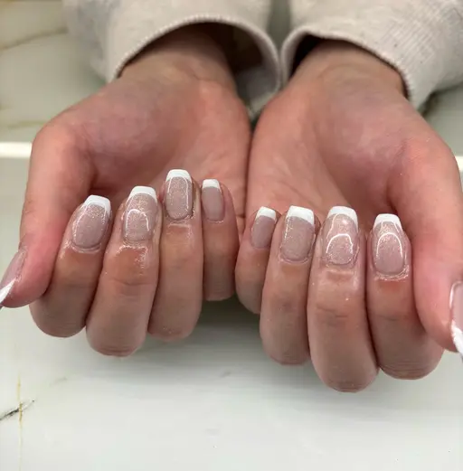 白or黒フレンチネイル(ベースカラー有)🤍🖤営業後練習モデル2/13(金)19時​〜​or19時半​〜​