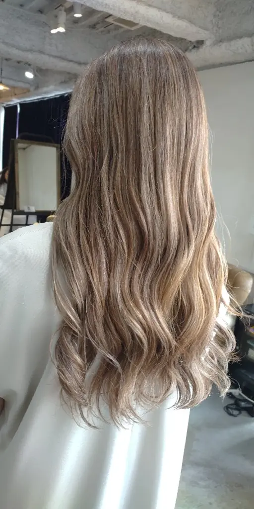 カット + ケアブリーチ使用のダブルカラー + トリートメント💕