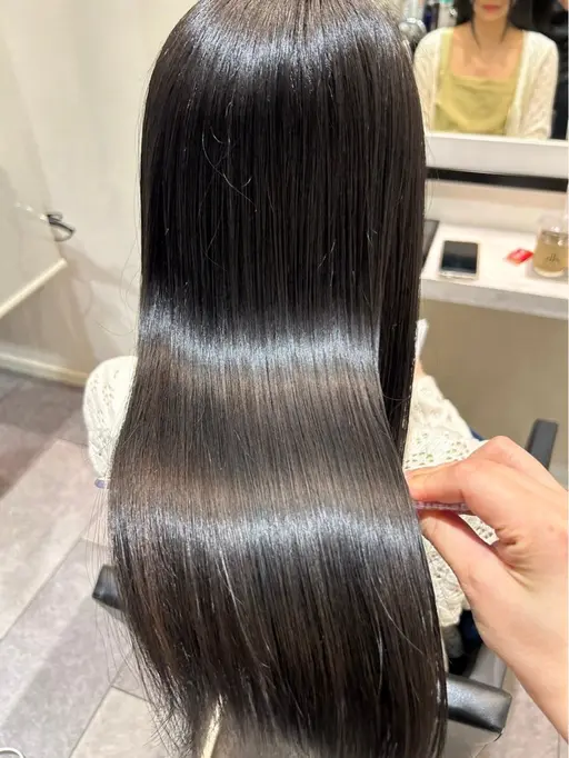 カット+縮毛矯正［つるりんちょ　髪にドラマを。］