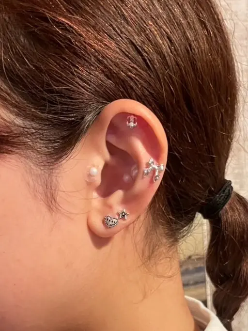 【✨美容‪𝐃𝐚𝐲‬に‎✨】耳つぼジュエリー ＆ ヘッドスパ 15分 ＆ メンテナンストリートメント 😌