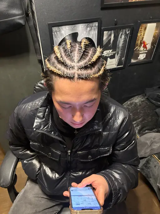 コーンロウ　1​〜​4本