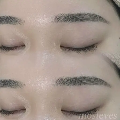 ハリウッドブロウリフト(眉毛ワックス込み)